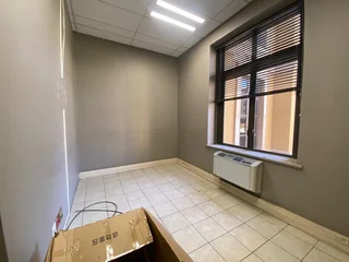 534 sqm Office To Let in Fourways