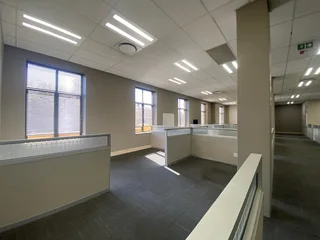 534 sqm Office To Let in Fourways