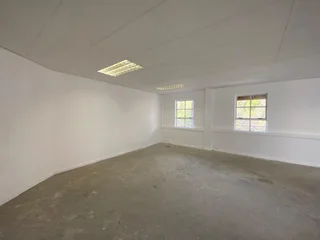 369 sqm Office To Let in Fourways