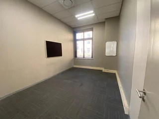 534 sqm Office To Let in Fourways