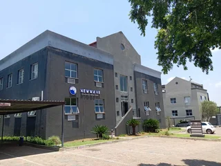 275m² Office to rent Sunninghill