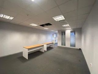 62 sqm Office To Let in Bryanston