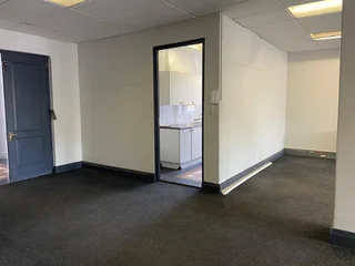 156 sqm Office To Let in Bryanston