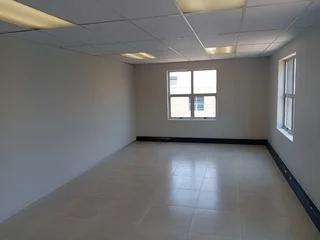 275m² Office to rent Sunninghill