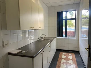 156 sqm Office To Let in Bryanston