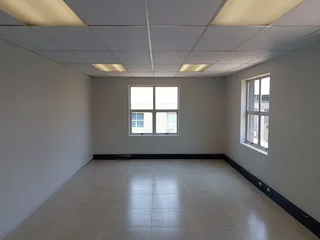 275m² Office to rent Sunninghill