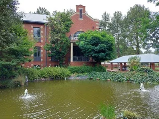 156 sqm Office To Let in Bryanston