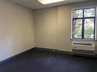 156 sqm Office To Let in Bryanston