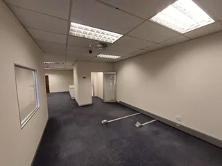 130 sqm Office to Let in Bedfordview