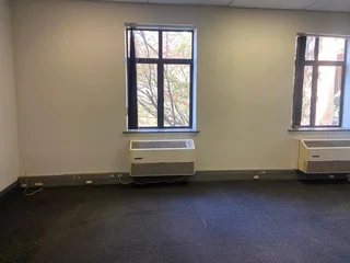 156 sqm Office To Let in Bryanston