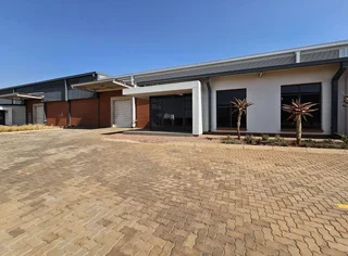 Industrial Warehouse To Let in Glen Marias, Kempton Park.