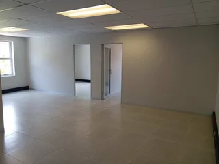 275m² Office to rent Sunninghill