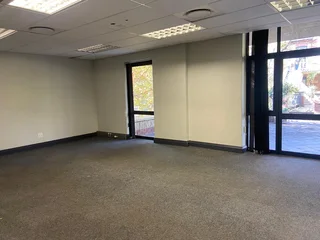 156 sqm Office To Let in Bryanston