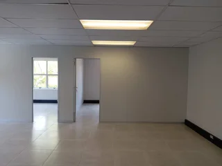 275m² Office to rent Sunninghill
