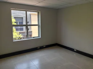 275m² Office to rent Sunninghill