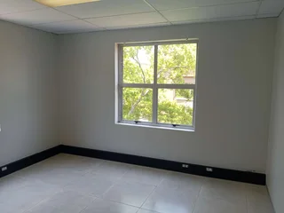 275m² Office to rent Sunninghill