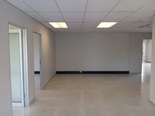275m² Office to rent Sunninghill