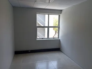 275m² Office to rent Sunninghill