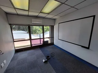 2074 sqm Office to Let in Bedfordview