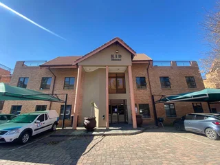 50 sqm Office To Let in Fourways