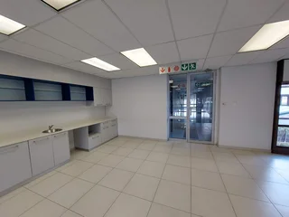 2074 sqm Office to Let in Bedfordview