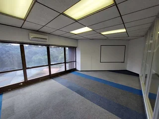 2074 sqm Office to Let in Bedfordview