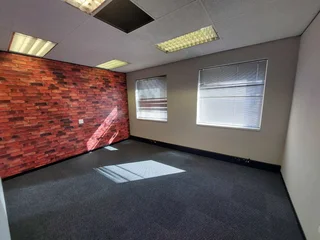 68 sqm Office to let in Bedfordview