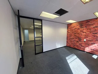 68 sqm Office to let in Bedfordview