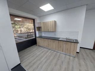 236 sqm office to Let in Bedfordview