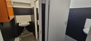 Warehouse To Rent In Central Park Elsies River