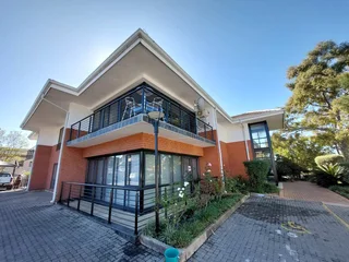 247 sqm Office To Let