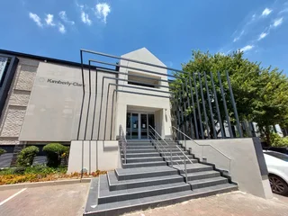 Large 1st Floor Office To Let in Bedfordview