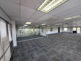 247 sqm Office To Let