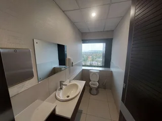 882 sqm Office to Let in Bedfordview