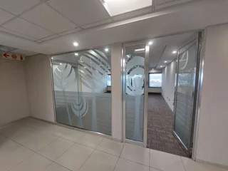 882 sqm Office to Let in Bedfordview