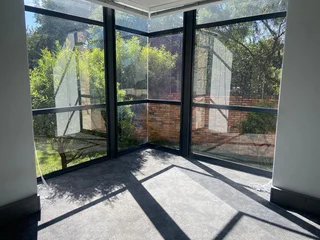 220 sqm Office To Let in Fourways