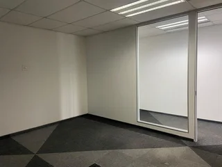 386 sqm Office To Let in Bryanston
