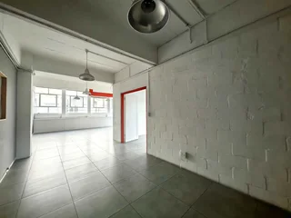 98m² Office Space To Let in Woodstock