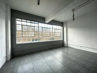 98m² Office Space To Let in Woodstock