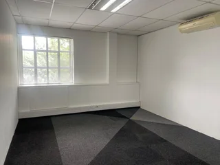 386 sqm Office To Let in Bryanston