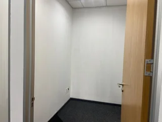 386 sqm Office To Let in Bryanston