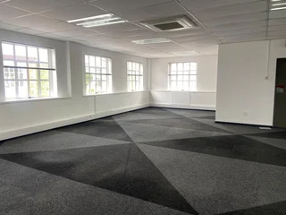 386 sqm Office To Let in Bryanston