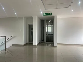 386 sqm Office To Let in Bryanston