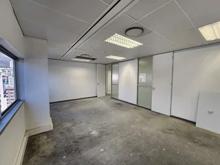 1415m2 White Boxed Office floor To rent in 4* Green Rated 14 Long Street, Cape Town CBD