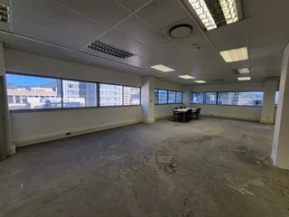 1415m2 White Boxed Office floor To rent in 4* Green Rated 14 Long Street, Cape Town CBD