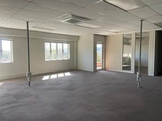 224 sqm Office To Let in Fourways