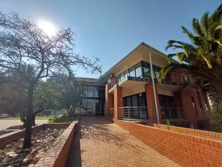 225 sqm Ground Floor Office to Let