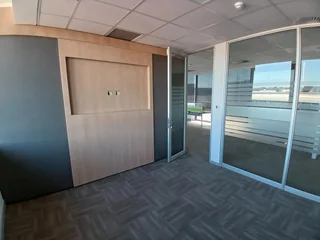 637 sqm Office to Let in Melrose Arch