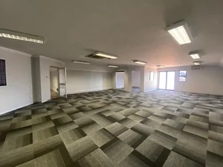 215 sqm Office To Let in Fourways