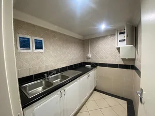 215 sqm Office To Let in Fourways